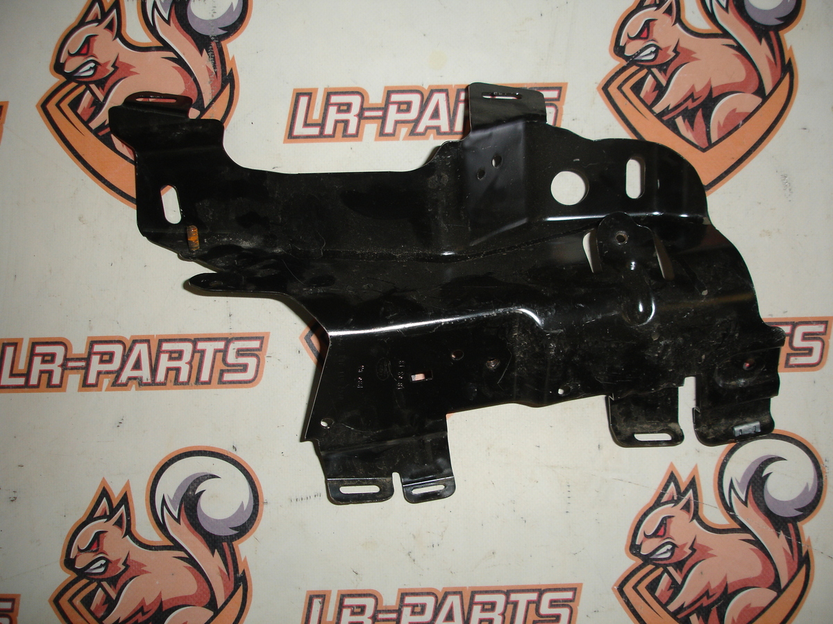 LR070893 Wspornik stelaża lewy RANGE ROVER SPORT L494 13-używany